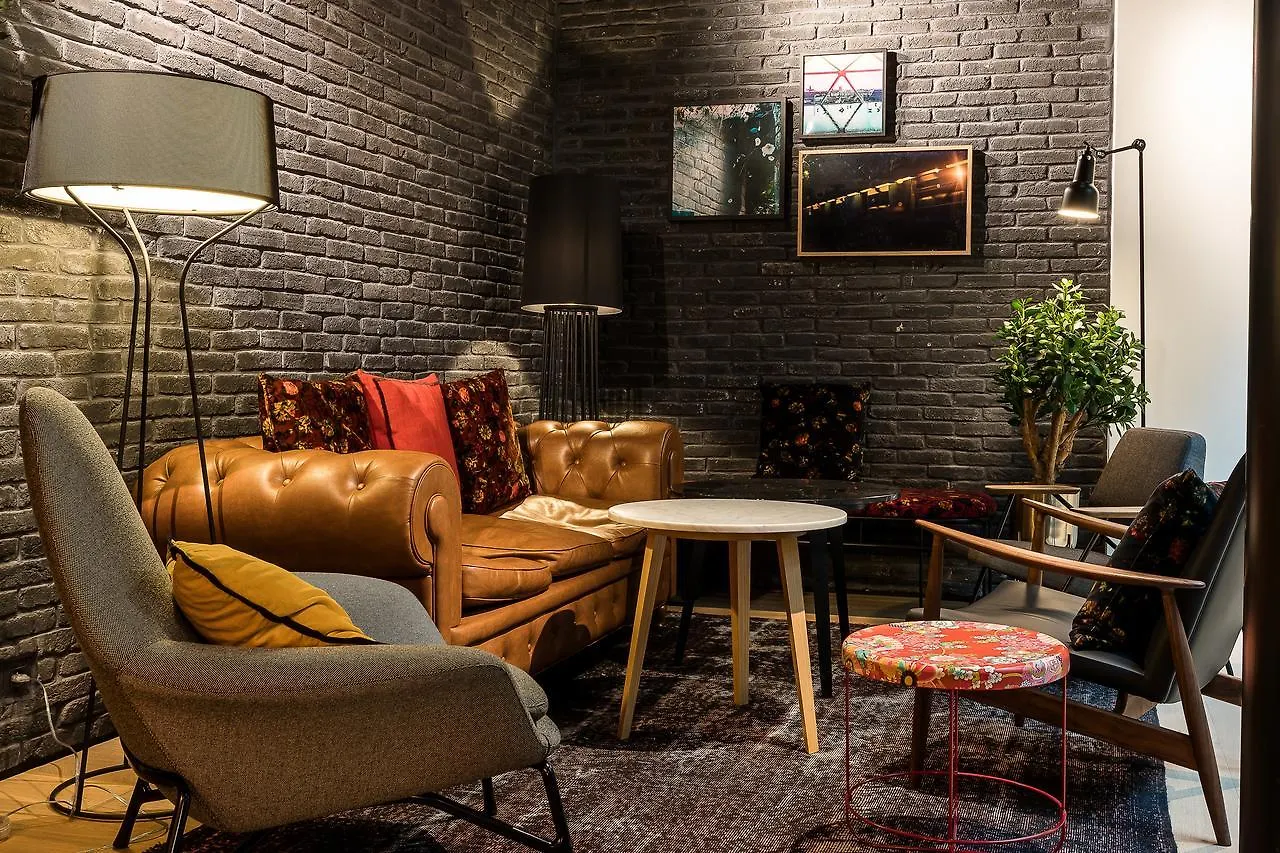 ****  Laz' Hotel Spa Urbain Paris France