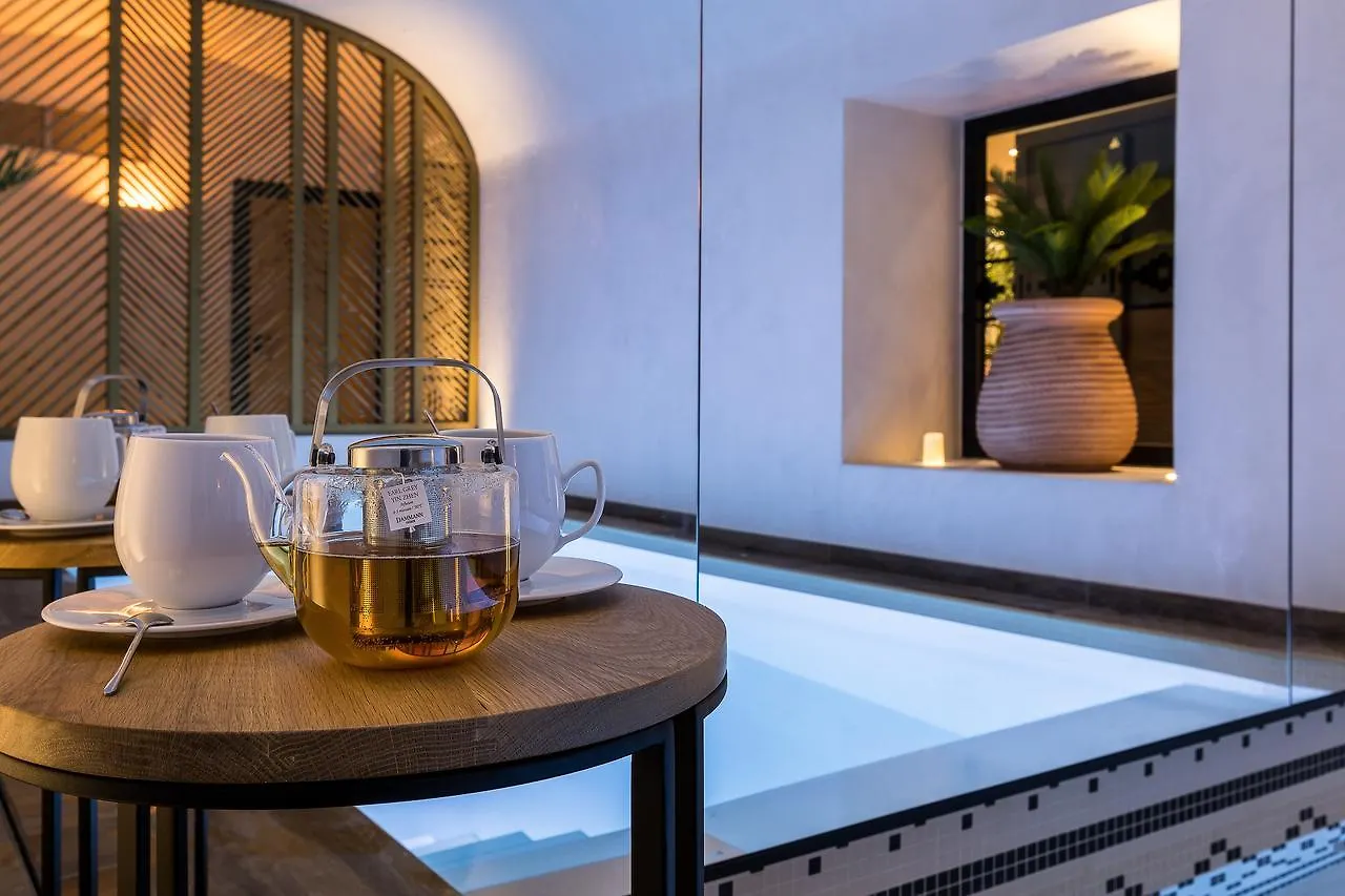 Laz' Hotel Spa Urbain Paris France
