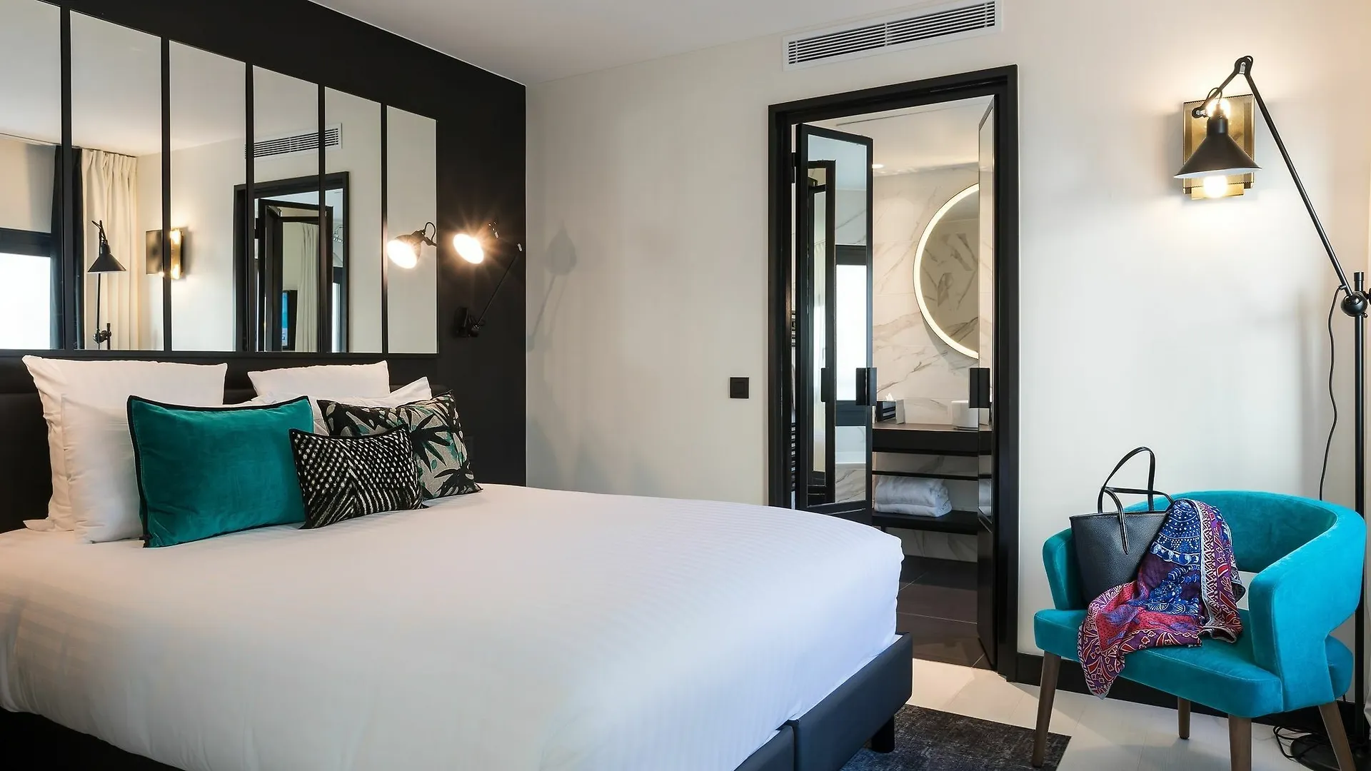Laz' Hotel Spa Urbain Paris 4*,